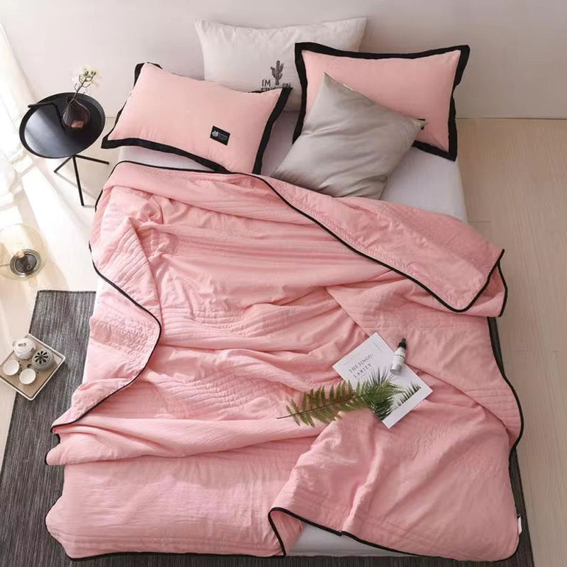 CozyWrap – Blødt tekstureret tæppe med kontraststrimler for komfort og stil