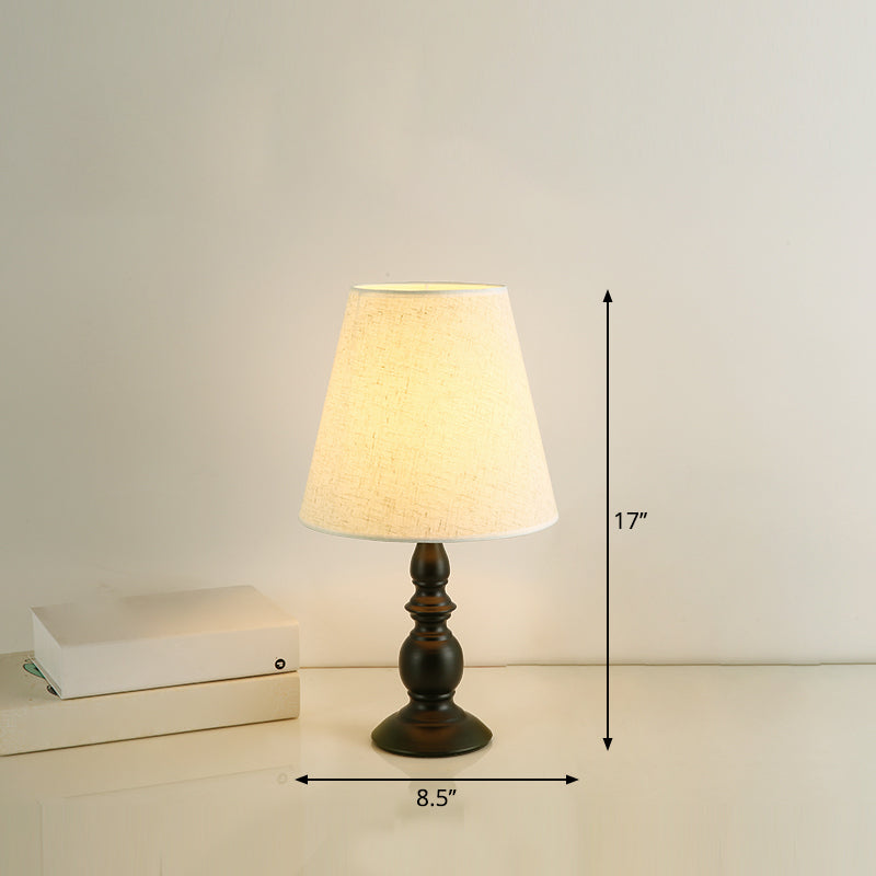 LuxeBeam – Minimalistisk sengelampe med konisk skærm
