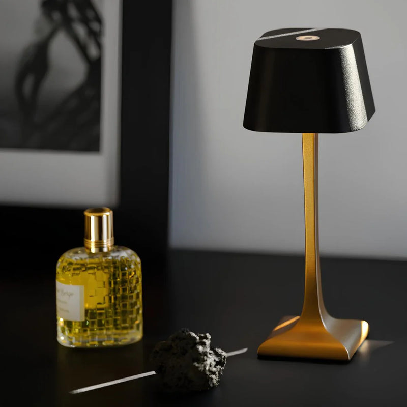 AuraLume – Røre Kontrol bordlampe med justerbar lysstyrke