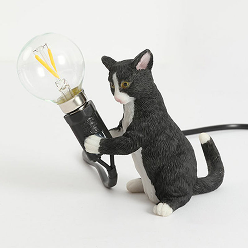 LumiPaws – Sød kattefigur bordlampe med legende design og dekorativ accent