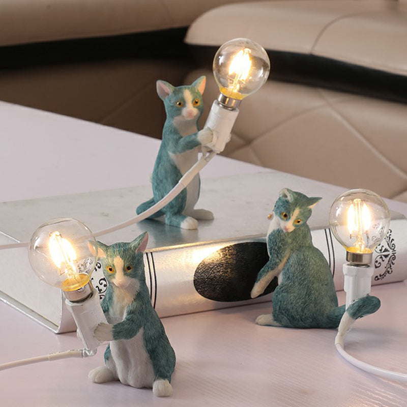 LumiPaws – Sød kattefigur bordlampe med legende design og dekorativ accent
