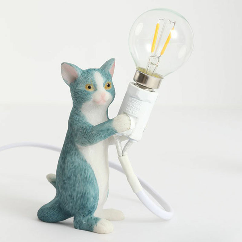 LumiPaws – Sød kattefigur bordlampe med legende design og dekorativ accent