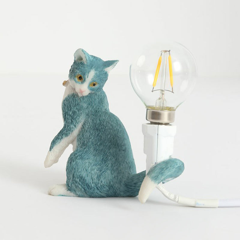 LumiPaws – Sød kattefigur bordlampe med legende design og dekorativ accent