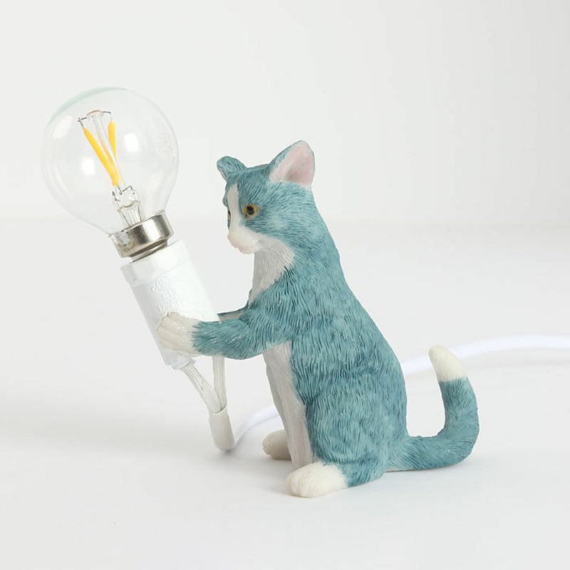 LumiPaws – Sød kattefigur bordlampe med legende design og dekorativ accent
