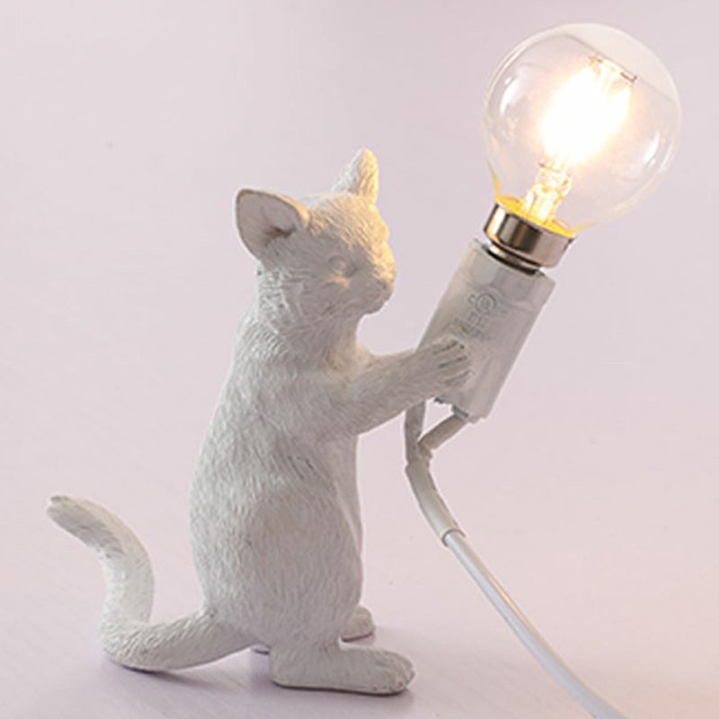LumiPaws – Sød kattefigur bordlampe med legende design og dekorativ accent
