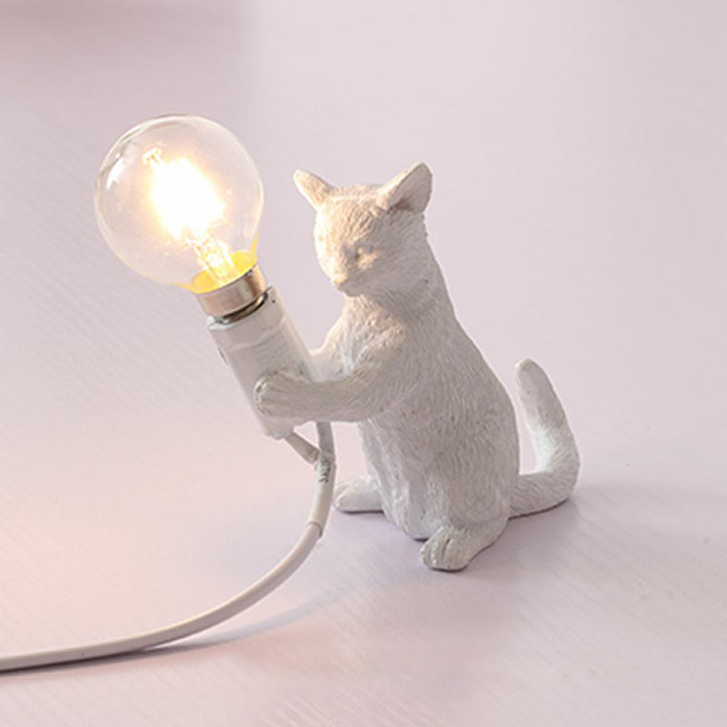LumiPaws – Sød kattefigur bordlampe med legende design og dekorativ accent