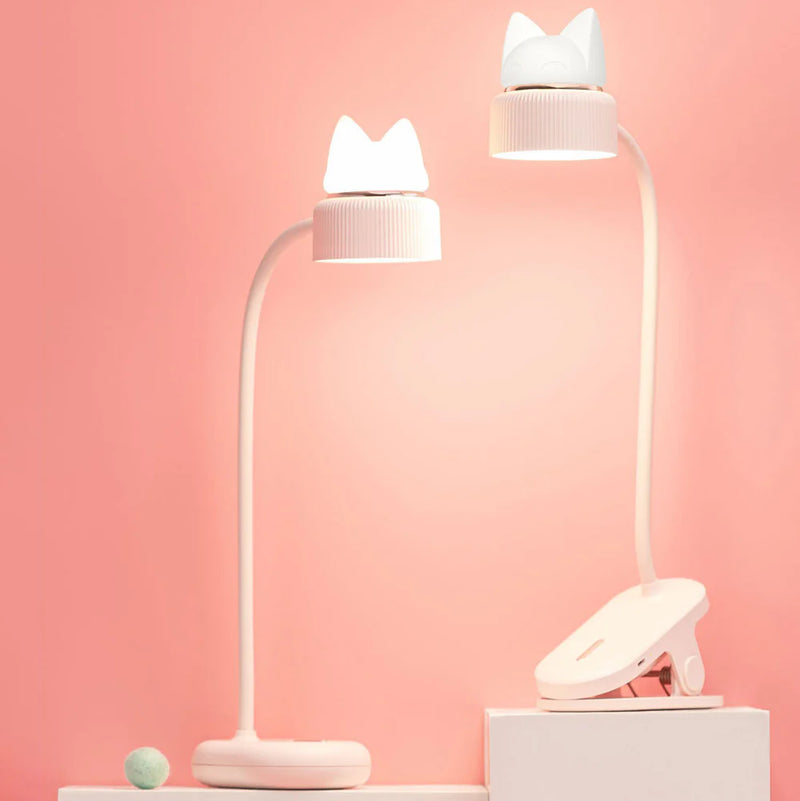 LumoKitty – LED-bordlampe med katteøre-design og blødt læselys
