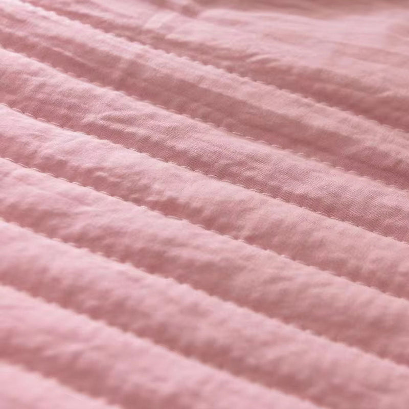 CozyWrap – Blødt tekstureret tæppe med kontraststrimler for komfort og stil