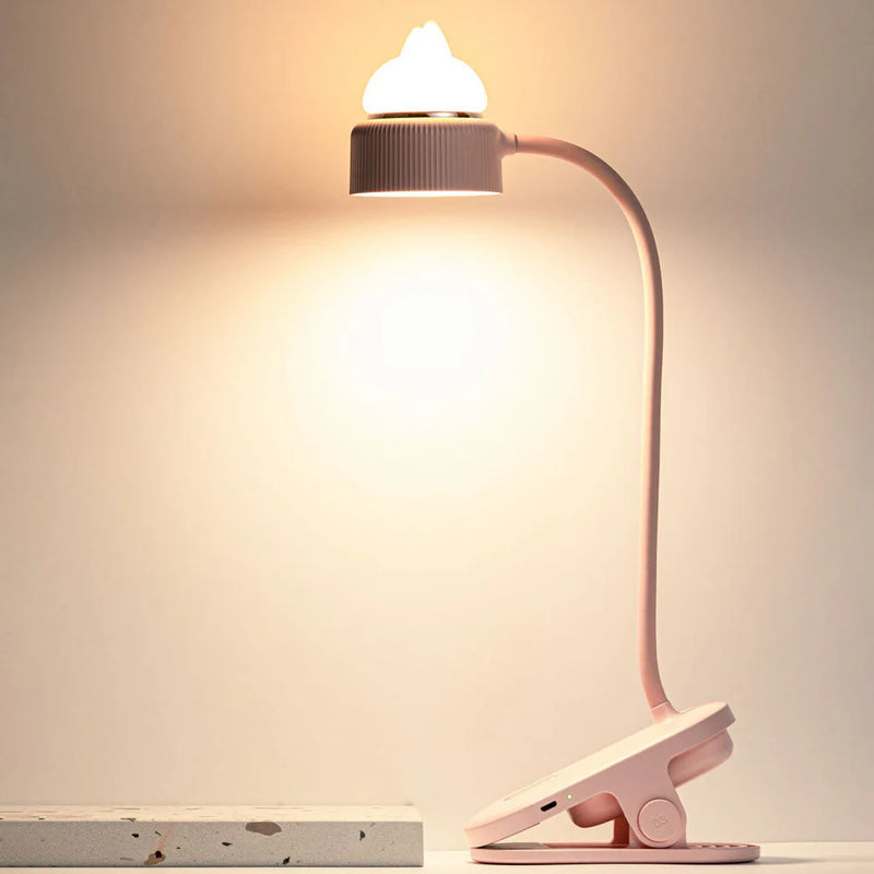 LumoKitty – LED-bordlampe med katteøre-design og blødt læselys