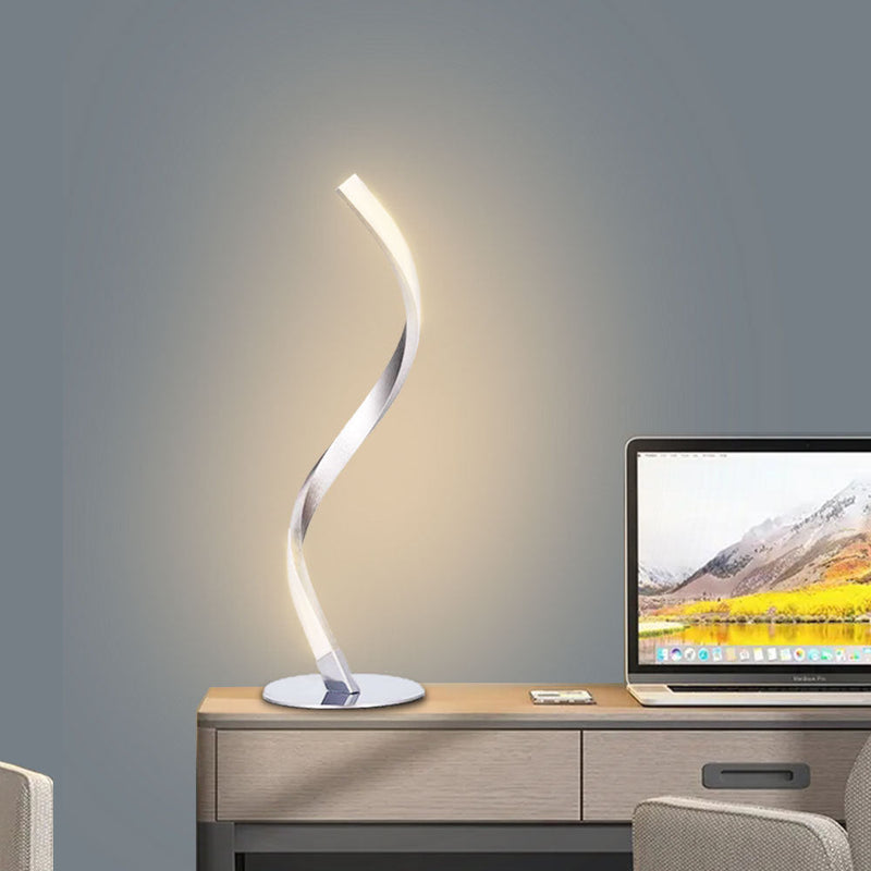 LumiTwist – Slank LED Bordlampe med Moderne Snoet Design