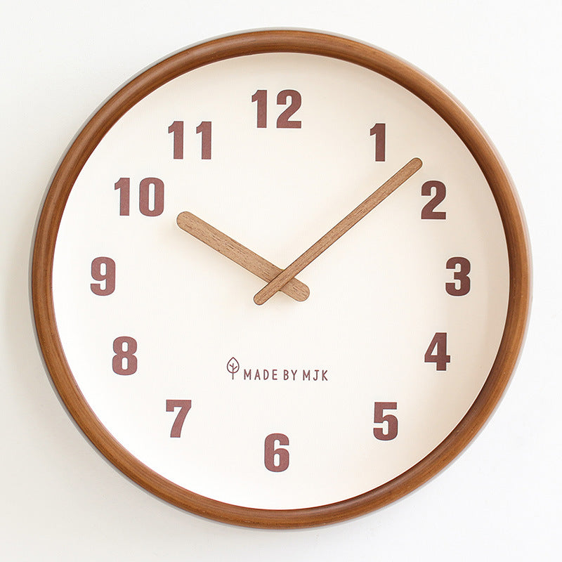 TimelessWood – Moderne Vægur med Klare Tal og Elegant Rammedesign