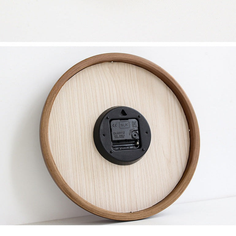 TimelessWood – Moderne Vægur med Klare Tal og Elegant Rammedesign