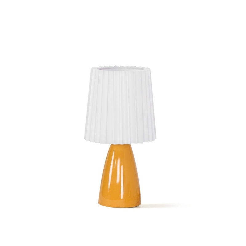 ColorFlick – Moderne og legesyg bordlampe med rillede skærm