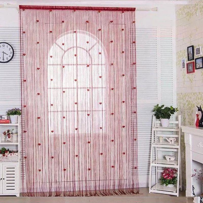 BloomDrape - Dørgardin med blomster og trådophængningsdesign