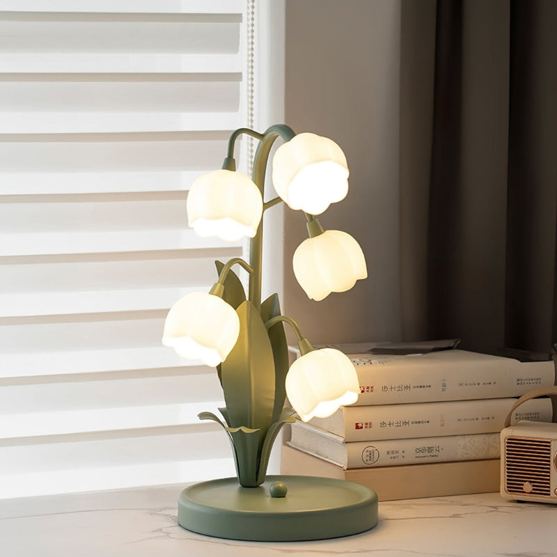 BloomLight – Dekorativ bordlampe inspireret af tulipaner med elegant blomsterdesign