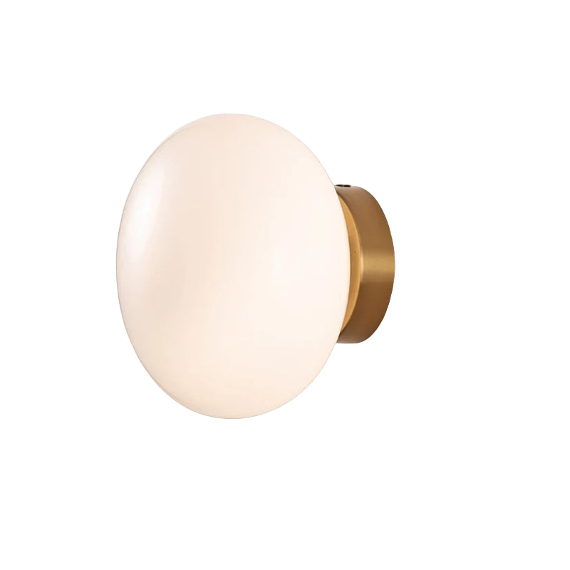 LumaBrass – Moderne Væglampe med Messingfinish og Gradient Glasdisk