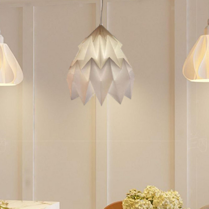 OrigamiGlow – Origami-inspireret pendel med lagdelt kunstnerisk design