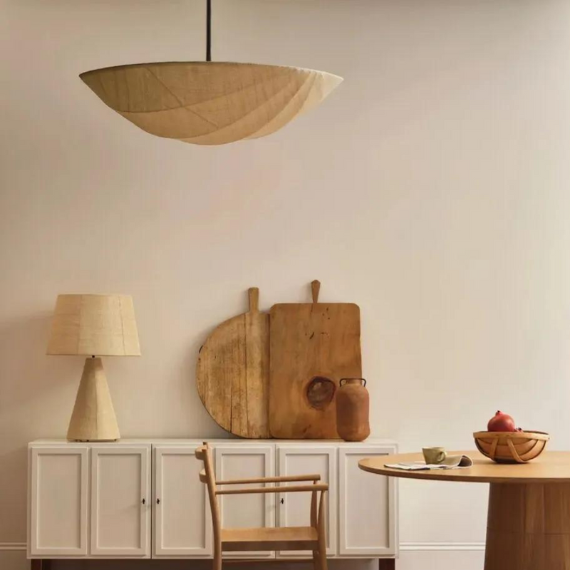 CalmaGlow – Elegant loftslampe med tidløs stil og beroligende belysning