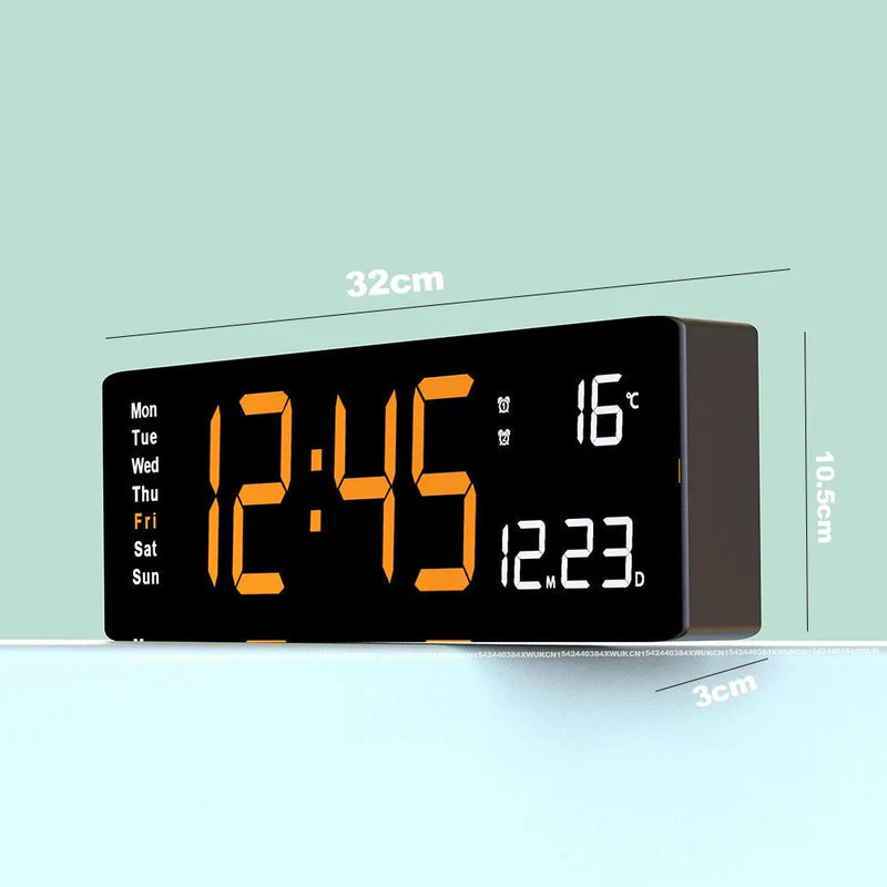 ColorPulse – Farverigt digitalt LED ur med fjernbetjening og tydeligt LED display