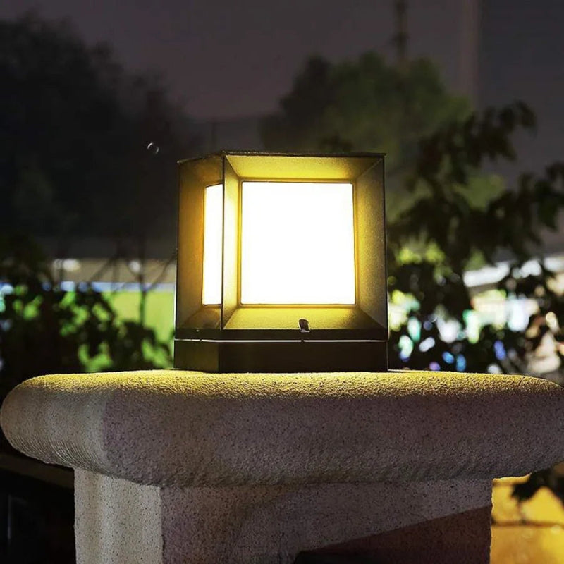 LumaGlow - LED Søjlelampe med Kvadratisk Design