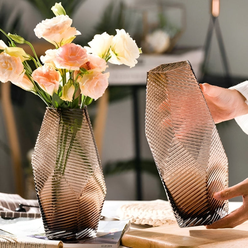 BrewVase – Geometrisk Glasvase til Blomster og Dekorativ Brug