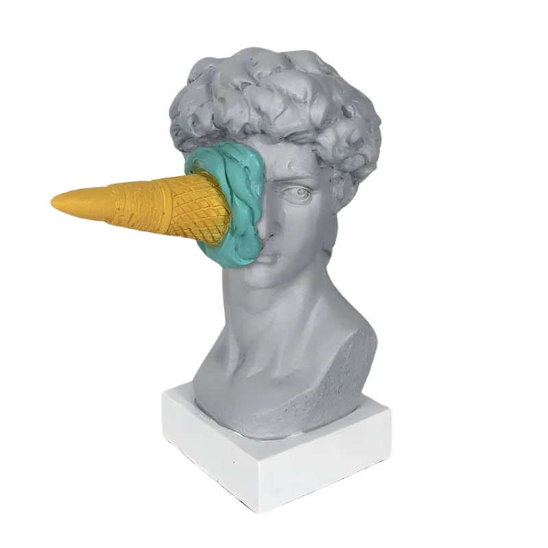 ArtMuse – Klassisk Figurskulptur med Isdetalje til Nordisk-Inspireret Indretning