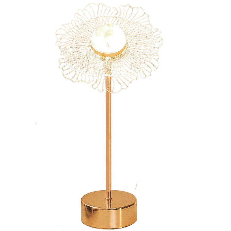 LumiFlora – LED Bordlampe med Sommerfugl- og Blomsterdesign