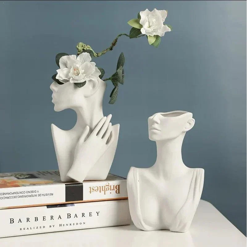 ArtFace – Stilfuld vase med stiliseret ansigtsmotiv til moderne boligindretning