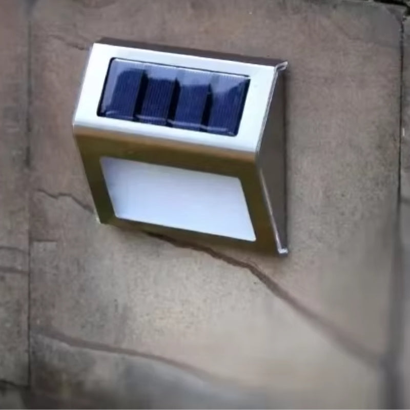 SunGlow - LED Havelampe med Solcelledesign