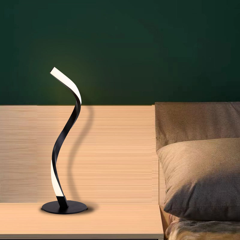 LumiTwist – Slank LED Bordlampe med Moderne Snoet Design