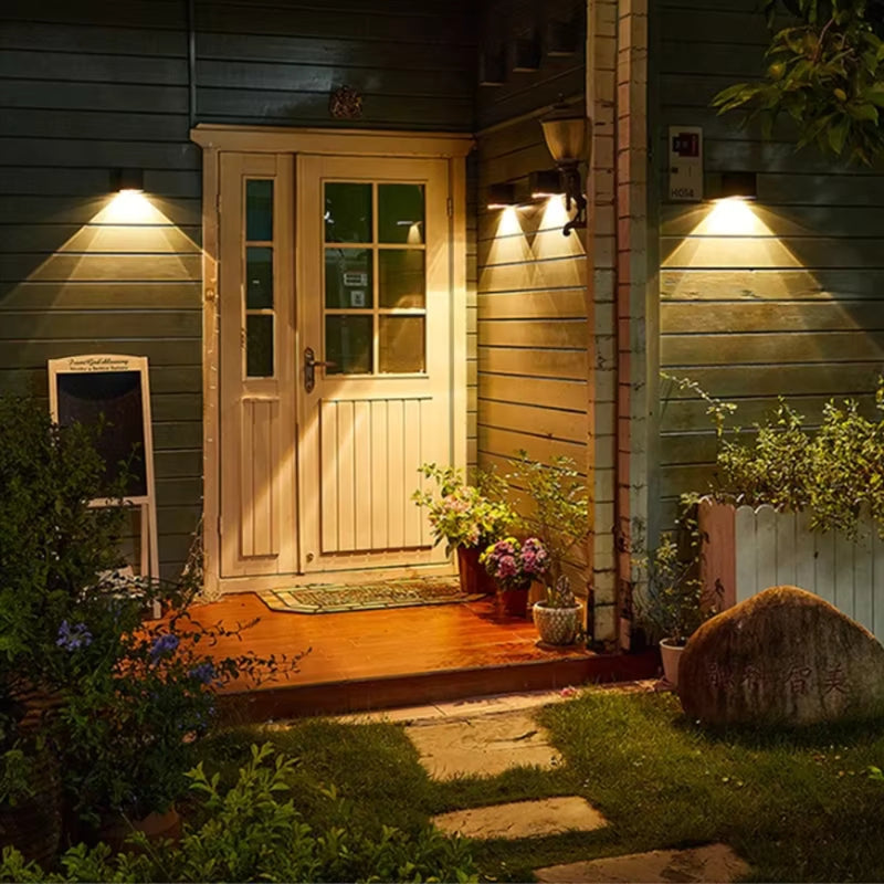 SolarGlow – Udendørs Solcellelampe med Høj-Effektivitetsdesign for Hurtig Opladning