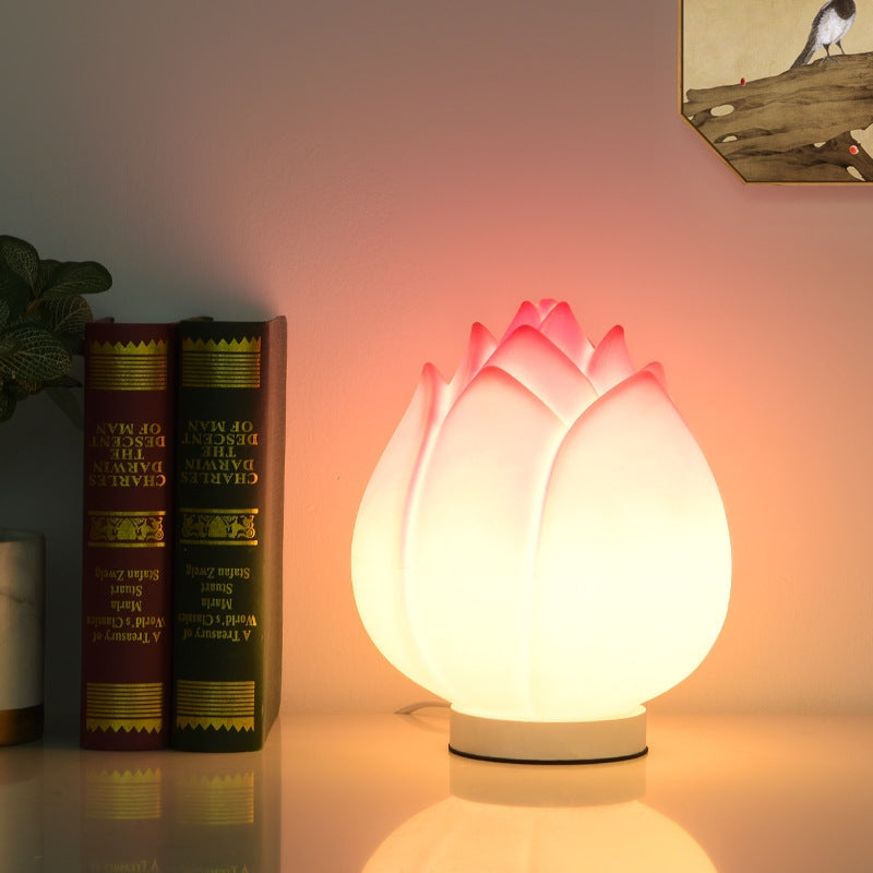 LumaLotus – Moderne bordlampe med lotusformet design