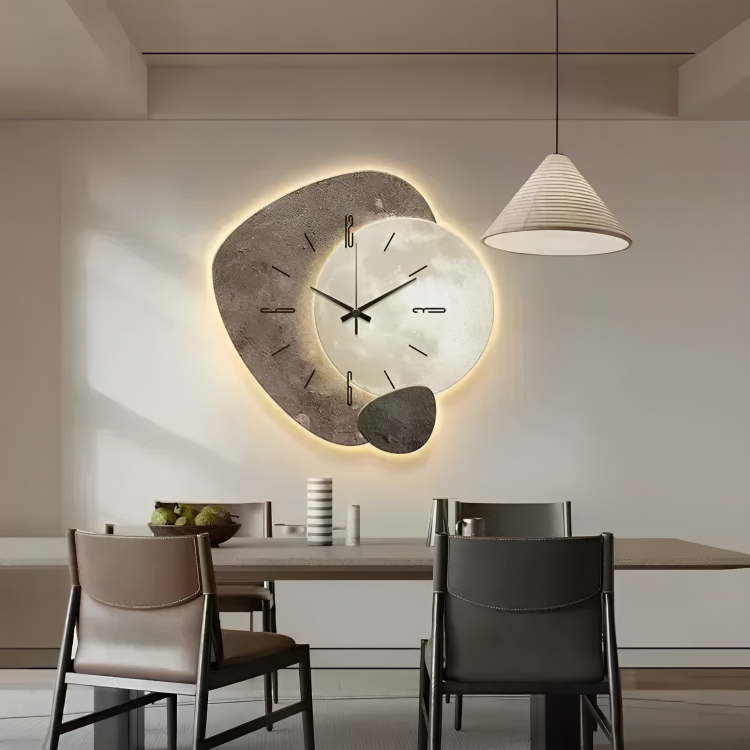 LumaWood – Vægur i træ med LED-belysning, lydløs gang og naturlig finish