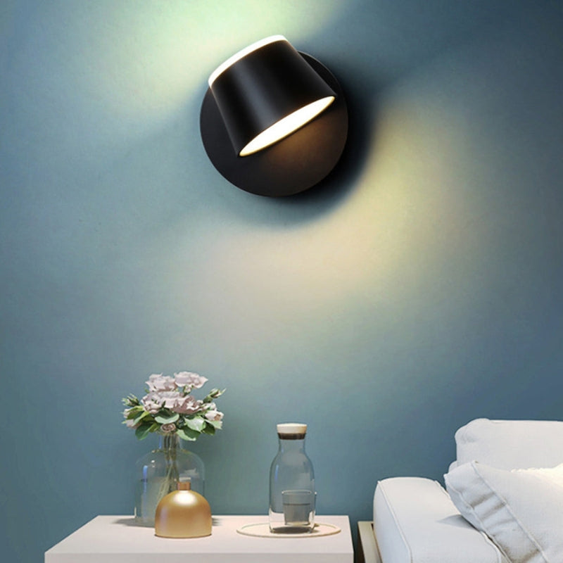 VivaGlow - LED Væglampe med Justerbart Hoved og Op Ned Belysningsdesign