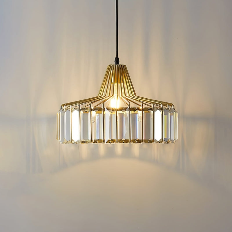 CrystaLuxe – Nordisk LED krystal pendellampe med elegant design