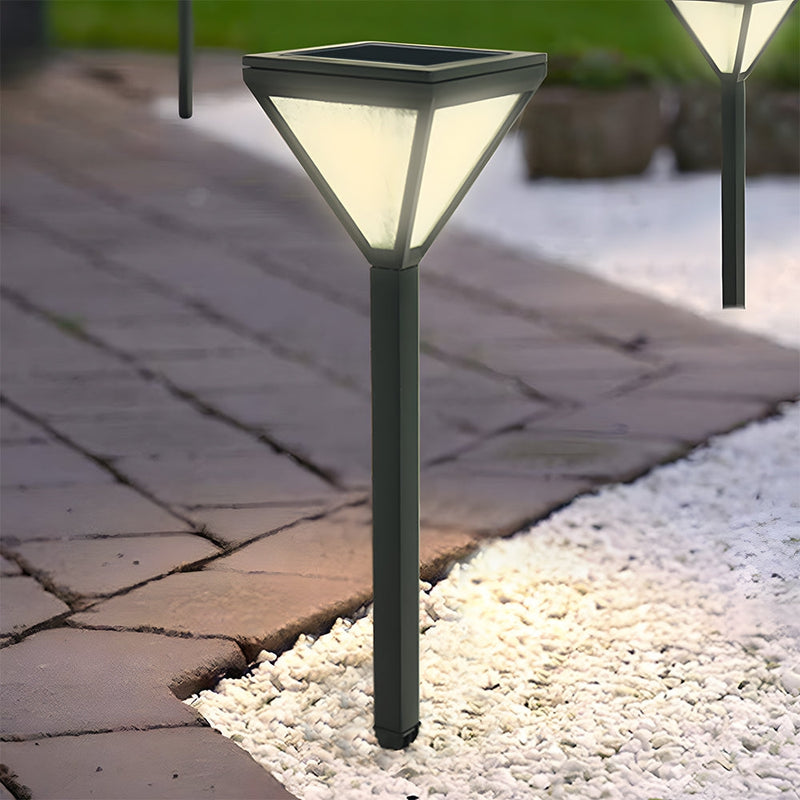 LawnLume – LED plænelampe med solenergi design