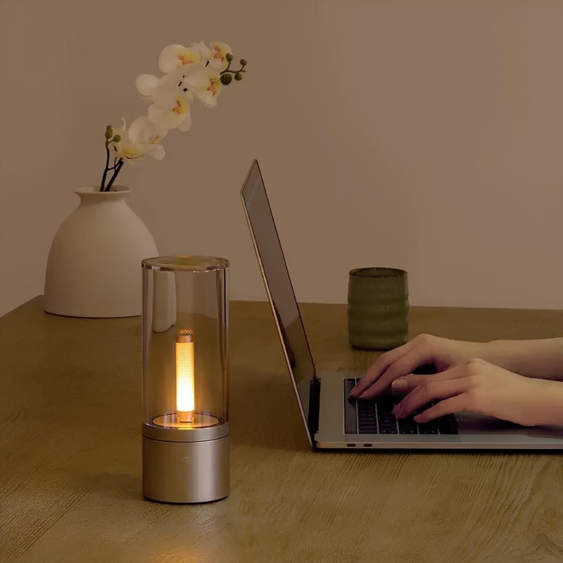 AuraGlow – Genopladelig Bordlampe med Glasrørdesign