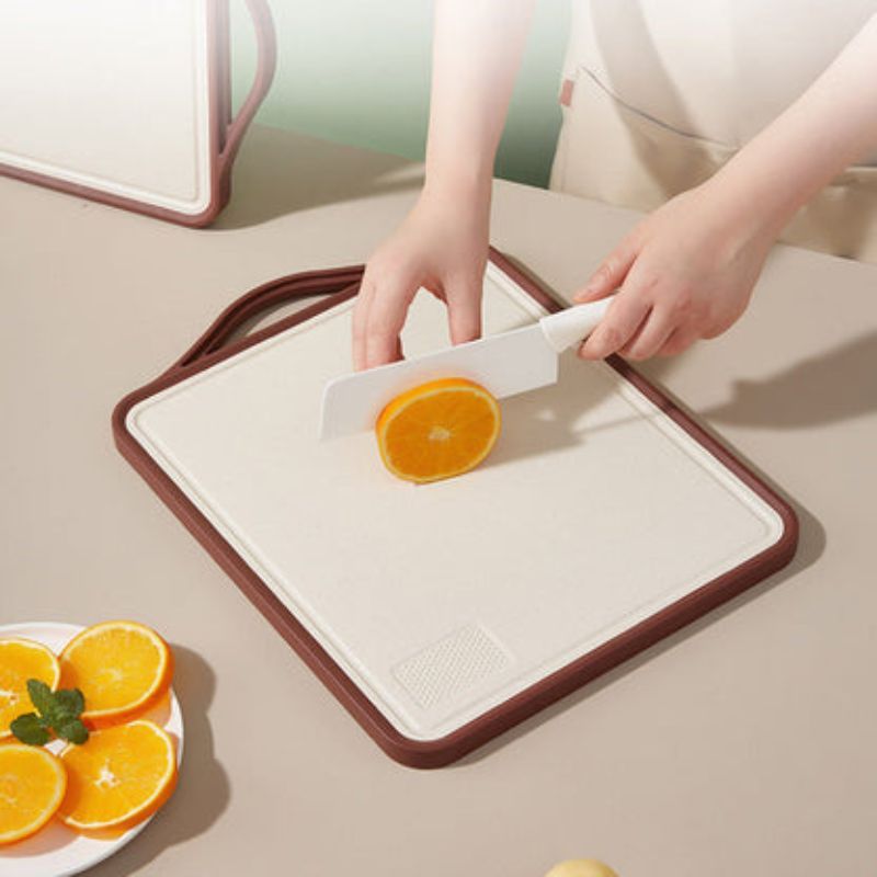SliceMate – Dobbeltsidet skærebræt med bordmåttedesign