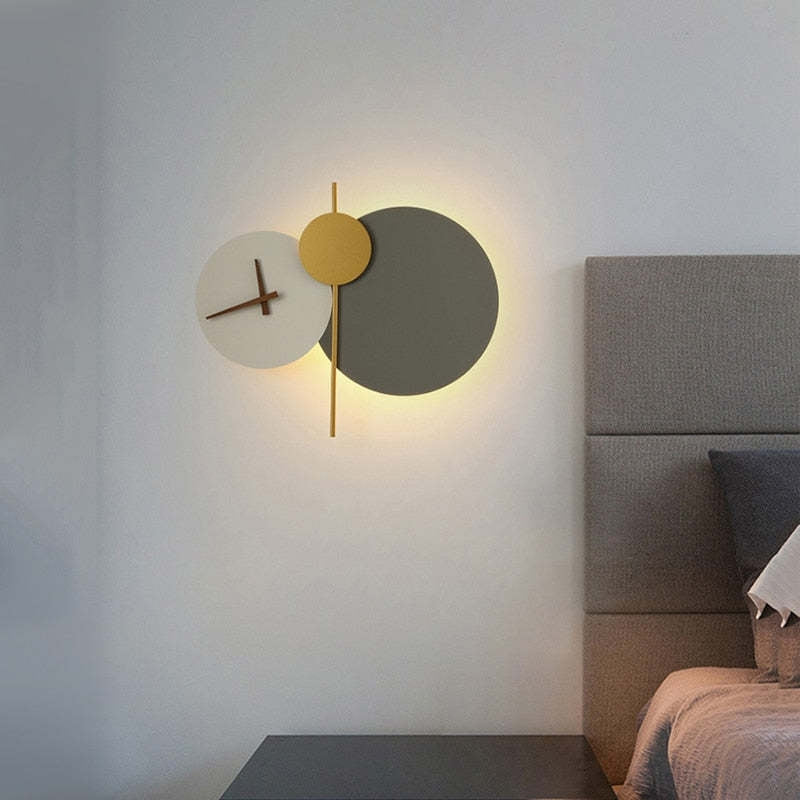 ChronaGlow – Moderne abstrakt vægklokkelampe med LED-belysning