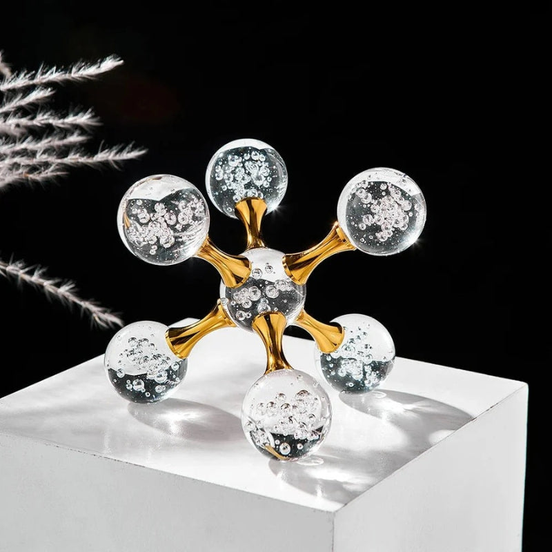LumiSphere – Krystalkugle Borddekoration med Moderne Skulpturelt Design