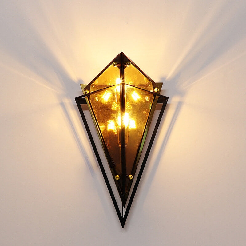 GeoLux – Moderne Geometrisk Væglampe med Diamantdesign