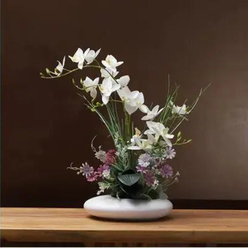 BloomNest – Elegant vase med naturtro orkideopsætning til moderne indretning
