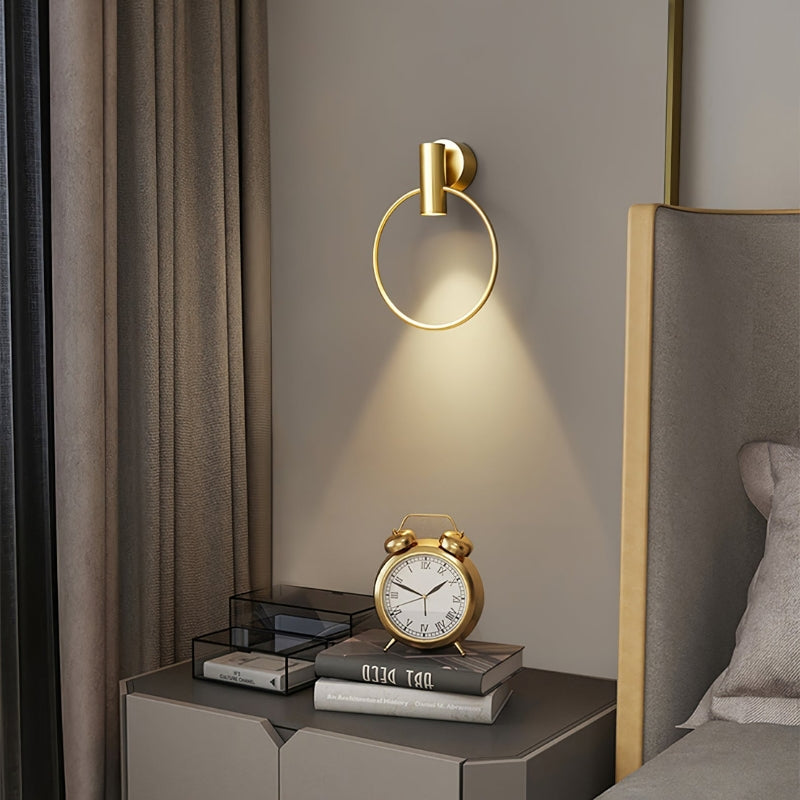 HaloRing – Cirkulær Væglampe med Minimalistisk Design