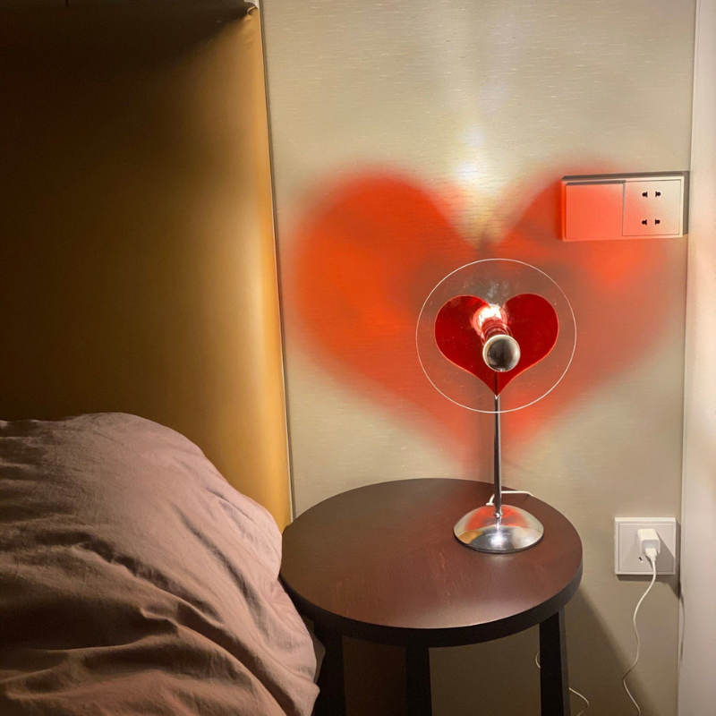 AmorGlow – Hjerteformet LED genopladelig bordlampe