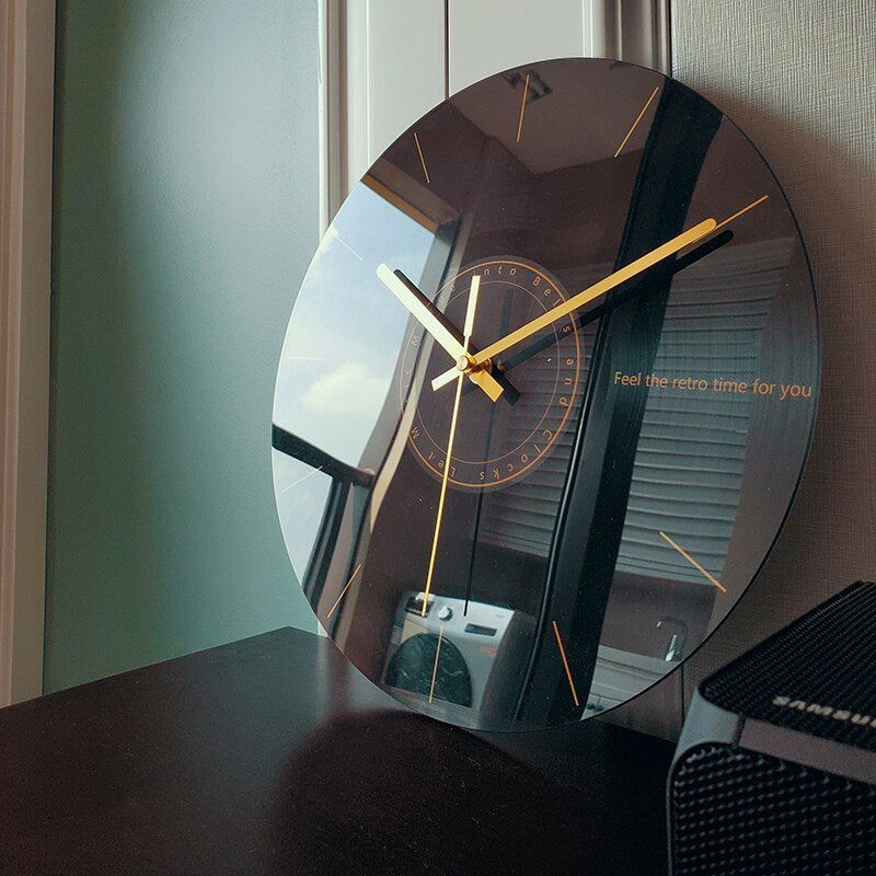 TimeGlow – Glasvægur med rund form