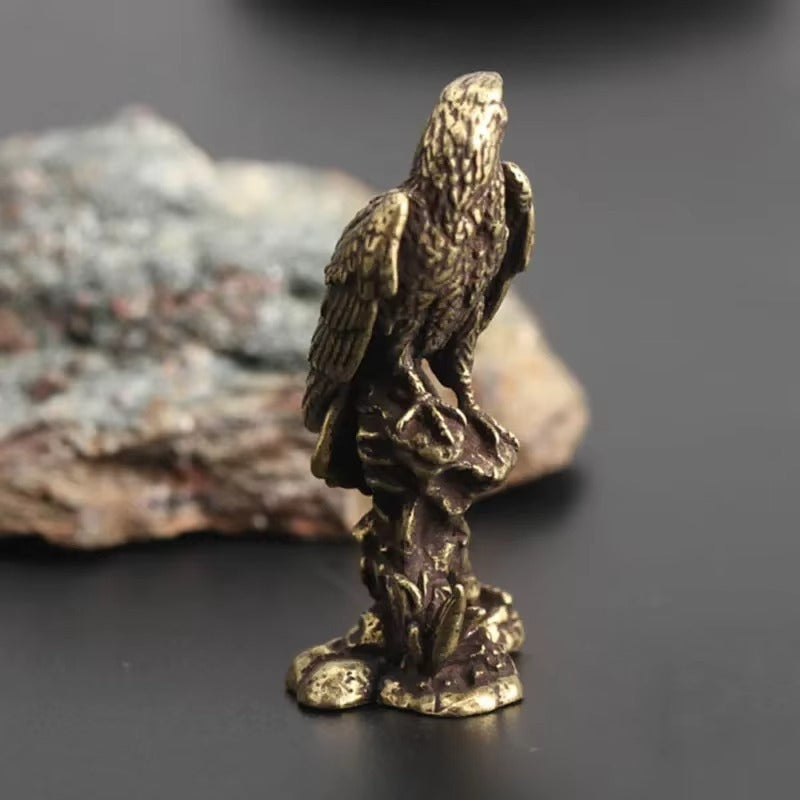 EagleCraft - Håndlavet Mini Ørn Figur til Skrivebordsdekoration