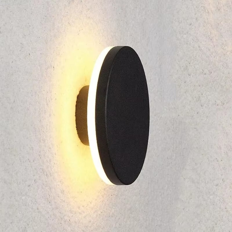 RadiantEdge – Netdrevet Udendørs LED Væglampe med Moderne Design