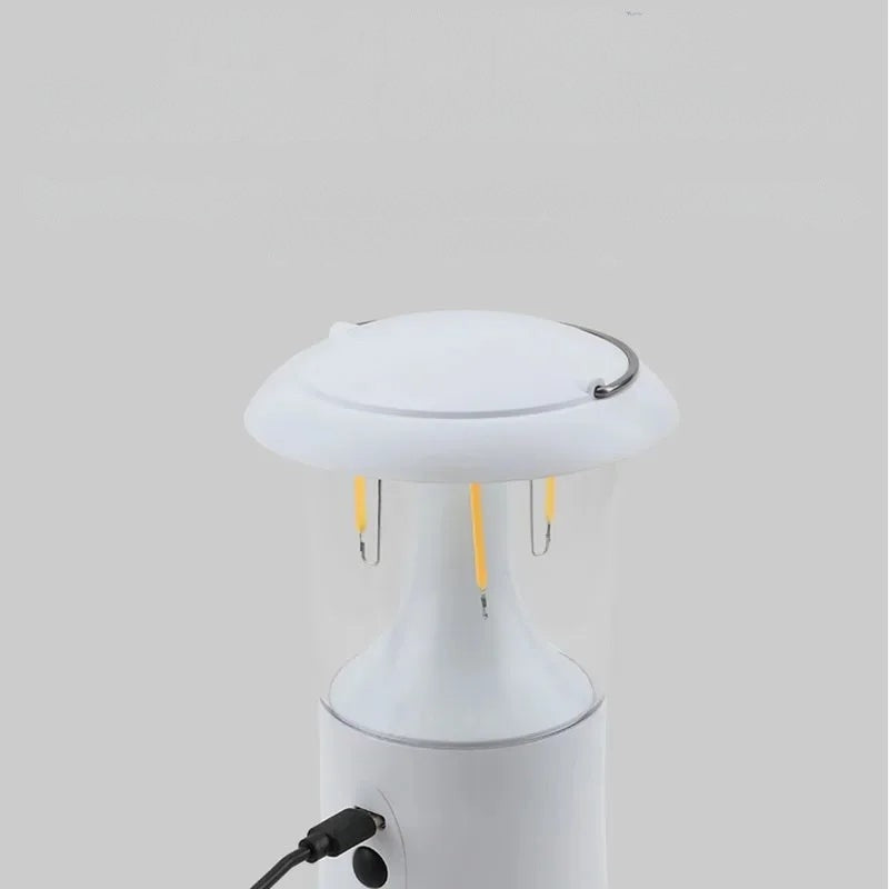 GlowQuest – Genopladelig LED-campinglanterne med ophængsdesign