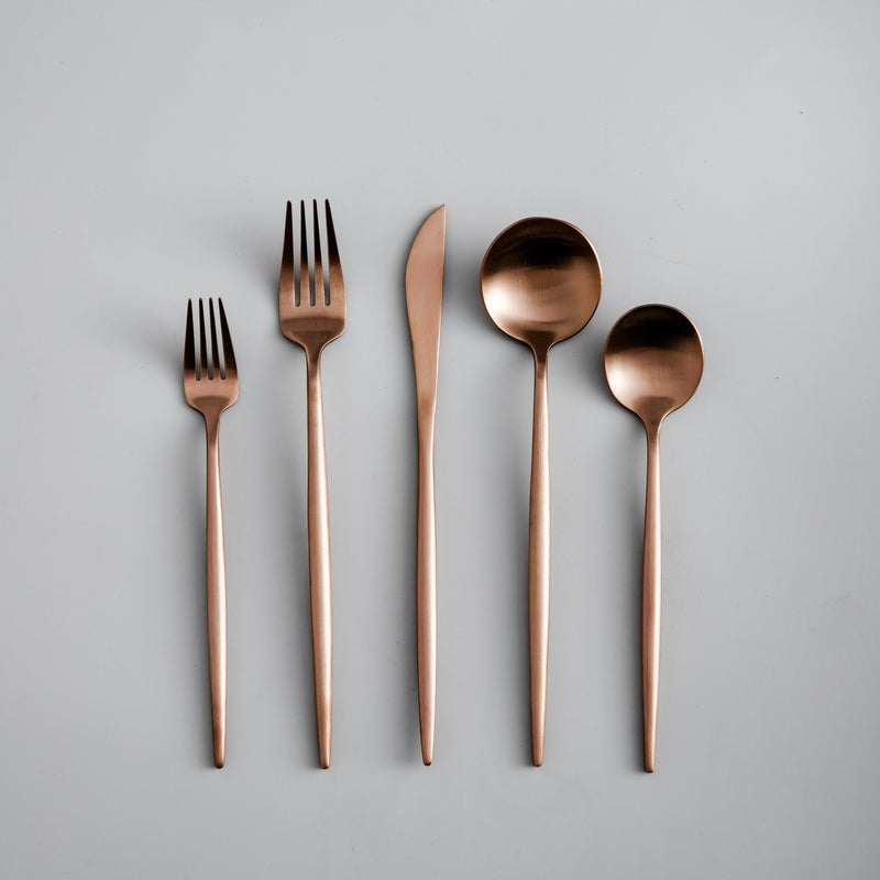 PureSet - Minimalistisk bestiksæt til stilfulde måltider og ubesværet elegance