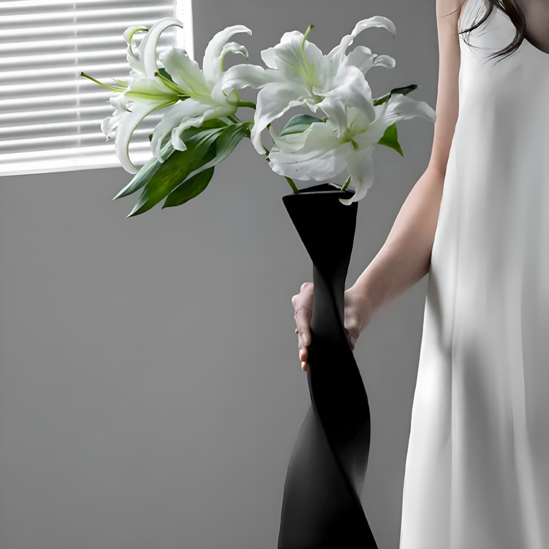 TwistForm – Moderne keramisk vase med unikt snoet design